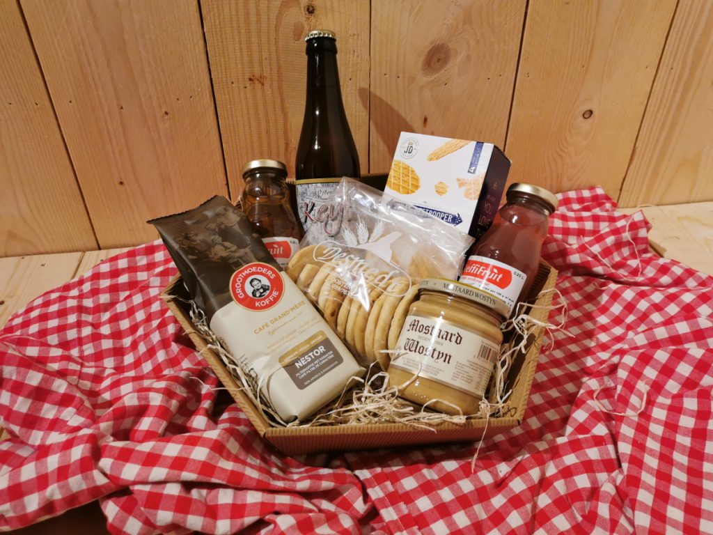 Geschenkmand: West-Vlaams Klein Festijn (100% West-Vlaams)